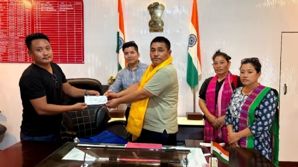 মুখ্যমন্ত্রীর ত্রাণ তহবিলে অনুদান প্রদানের মুহূর্ত
