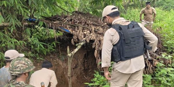 মণিপুরে ধ্বংস দুটি জঙ্গি-বাঙ্কার, ভারত-মায়ানমার সীমান্তে গ্ৰেফতার কেওয়াইকেএল-এর তিন ক্যাডার