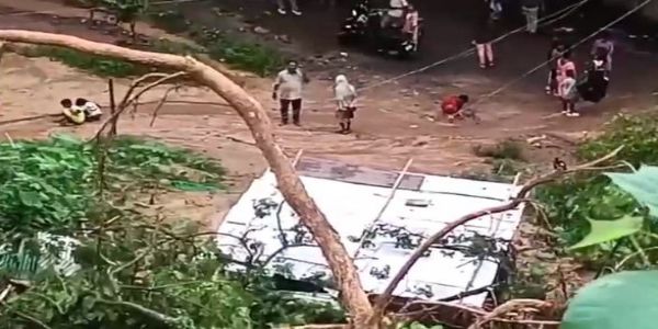 মালিগাঁওয়ে ফের ধস, কামাখ্যা মন্দিরের সড়কে যান চলাচল ব্যাহত, পৃথক ঘটনায় আহত একই পরিবারের চার