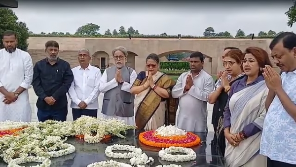 এবার দিল্লিতেও শহীদ দিবস পালন, রাজঘাটে স্মরণ সভা এনসিপিআই-এর