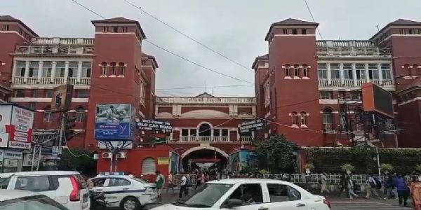 একুশে জুলাইয়ে হাওড়া স্টেশনে উধাও চেনা ভিড়, নেই তৃণমূলের অভ্যর্থনা মঞ্চ ও মিছিল