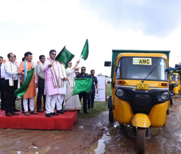 একাধিক প্রকল্পের উদ্বোধন করলেন মুখ্যমন্ত্রী একাধিক প্রকল্পের উদ্বোধন করলেন মুখ্যমন্ত্রী
