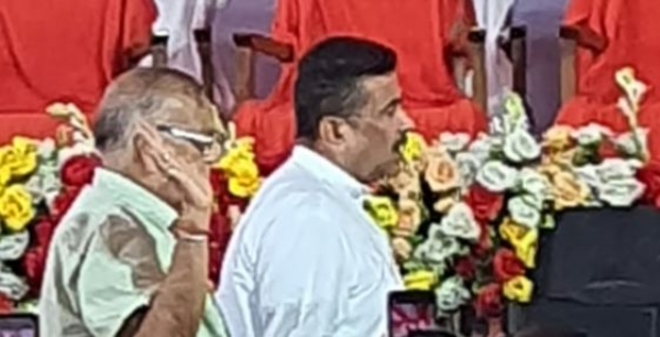বহরমপুরে মুখ্যমন্ত্রী শুভেন্দু, লেভেল-ক্রসিং দুর্ঘটনায় ক্ষতিগ্রস্তদের সঙ্গে কথা বহরমপুরে মুখ্যমন্ত্রী শুভেন্দু, লেভেল-ক্রসিং দুর্ঘটনায় ক্ষতিগ্রস্তদের সঙ্গে কথা