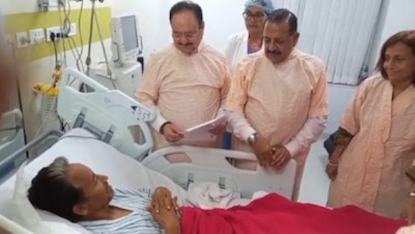 ২৬ দিনের অনশনের অবসান, নাড্ডা-জিতেন্দ্র সিংয়ের উপস্থিতিতে অনশন ভাঙলেন ওয়াংচুক