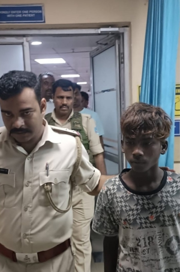 পূর্ব সিংভূমে মদ্যপদের সংঘর্ষে তিনজন আহত, মূল অভিযুক্ত গ্রেফতার পূর্ব সিংভূমে মদ্যপদের সংঘর্ষে তিনজন আহত, মূল অভিযুক্ত গ্রেফতার