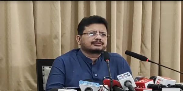 ধর্মেন্দ্র প্রধানের পদত্যাগ নিয়ে ঋতব্রতর প্রতিক্রিয়া, “আরও আগে হওয়া উচিত ছিল, তবে দেরিতে হলেও ভালো”