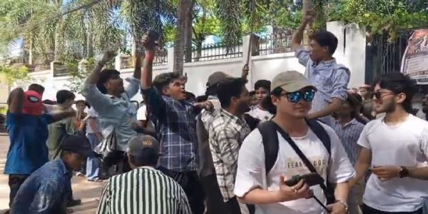 ধর্মেন্দ্র প্রধানের ইস্তফায় আগরতলায় ছাত্রসমাজের উল্লাস