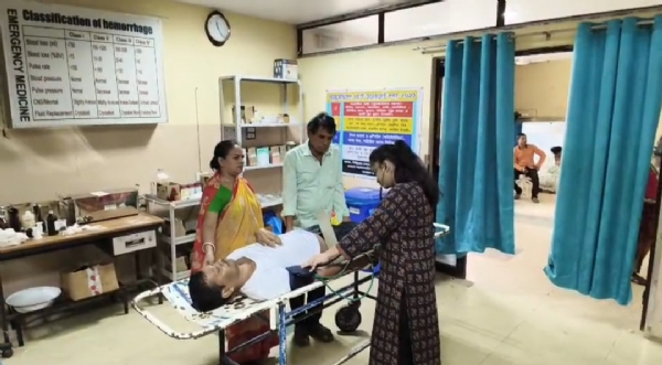 আক্রান্ত ব্যক্তি হাসপাতালে আক্রান্ত ব্যক্তি হাসপাতালে