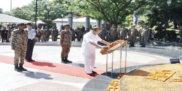 কারগিল বিজয় দিবসে শহিদদের প্রতি রাজ্যপালের শ্রদ্ধাঞ্জলি
