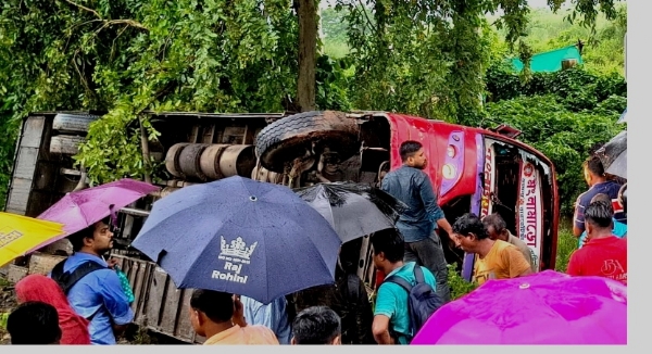 দূঘটনাগ্রস্ত বাস