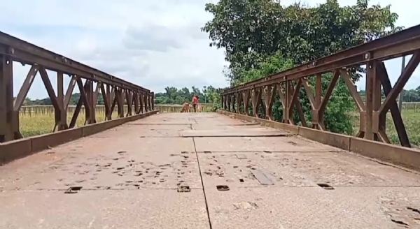 ব্রিজের অবস্থা বেহাল