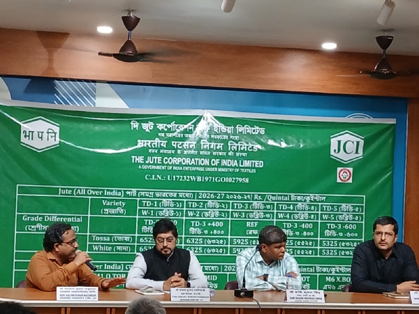 কলকাতা প্রেস ক্লাবে এক সাংবাদিক সম্মেলনে কলকাতা প্রেস ক্লাবে এক সাংবাদিক সম্মেলনে