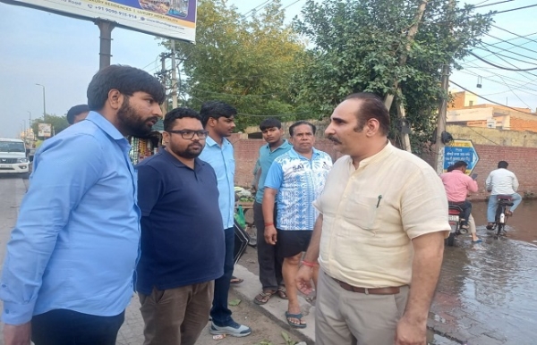 জলমগ্ন এলাকা পরিদর্শনে পালওয়ালের ডেপুটি কমিশনার
