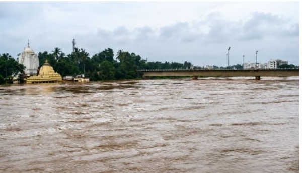 গুজরাটের সাত জেলায় ভারী বৃষ্টির কমলা সতর্কতা