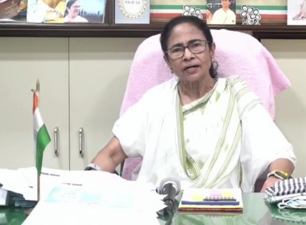 তৃণমূলের রাজ্য সভাপতির দায়িত্ব নিজেই বুঝে নিলেন মমতা