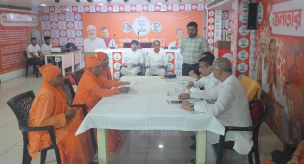 জনতার দরবারে ফের সাধারণ মানুষের মুখোমুখি মুখ্যমন্ত্রী শুভেন্দু অধিকারী