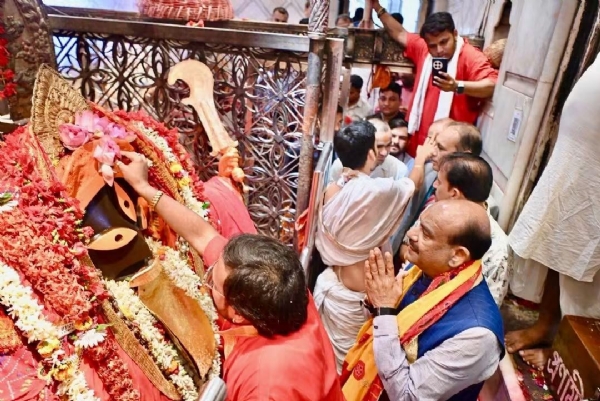কালীঘাট মন্দিরে পুজো দিলেন লোকসভার অধ্যক্ষ ওম বিড়লা, সুখ ও সমৃদ্ধির জন্য করলেন প্রার্থনা