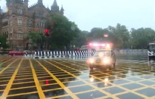 মুষলধারে বৃষ্টি মুম্বইয়ে, আইএমডি-র পক্ষ থেকে জারি সতর্কতা