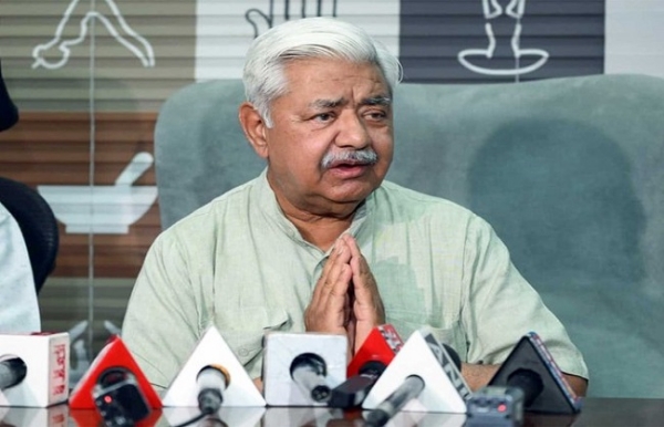 রামমন্দিরের ঘটনায় অযোধ্যার ডিএসপি-কে চিঠি অলোক কুমারের রামমন্দিরের ঘটনায় অযোধ্যার ডিএসপি-কে চিঠি অলোক কুমারের