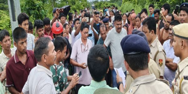 নিরাপদ রাস্তার দাবিতে তেলিয়ামুড়ায় ৩ ঘণ্টার রেল অবরোধ, থমকে কাঞ্চনজঙ্ঘা এক্সপ্রেস-সহ একাধিক ট্রেন