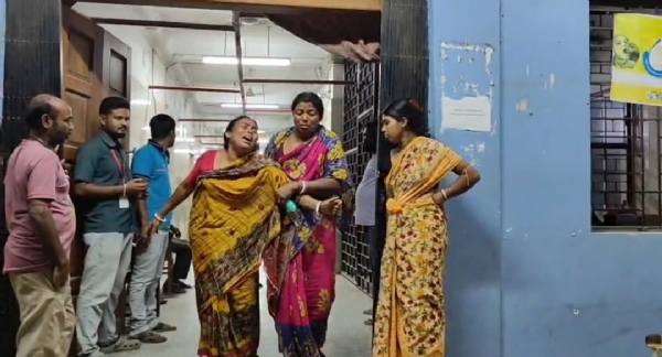 শোকাহত পরিবার