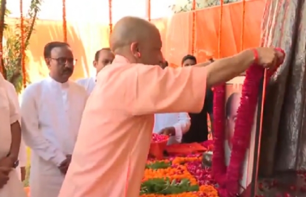 ডঃ শ্যামাপ্রসাদকে শ্রদ্ধাঞ্জলি মুখ্যমন্ত্রী যোগী আদিত্যনাথের