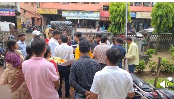 আরামবাগে শিক্ষক-শিক্ষিকাদের উদ্যোগে রক্তদান শিবির আরামবাগে শিক্ষক-শিক্ষিকাদের উদ্যোগে রক্তদান শিবির