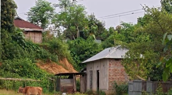 জঙ্গল ঘেঁষা কৃষ্ণপুর গ্রাম