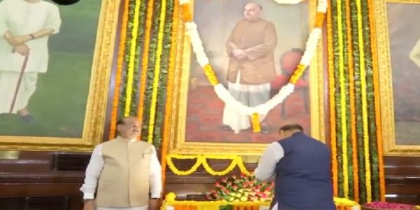 ডঃ শ্যামাপ্রসাদকে শ্রদ্ধা নিবেদন রাজনাথ ও ওম বিড়লা-সহ বিশিষ্টদের