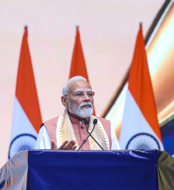 ইন্দোনেশিয়ায় ভারতীয়দের  অনুষ্ঠানে বক্তব্য রাখছেন প্রধানমন্ত্রী নরেন্দ্র মোদী