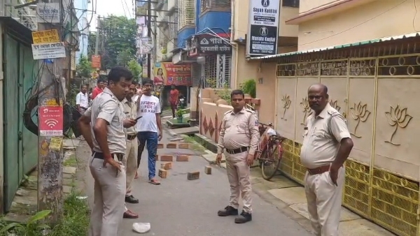কুপিয়ে খুনের চেষ্টা