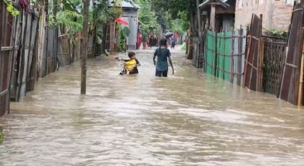 জলমগ্ন তেলিয়ামুড়ার বিভিন্ন এলাকা জলমগ্ন তেলিয়ামুড়ার বিভিন্ন এলাকা