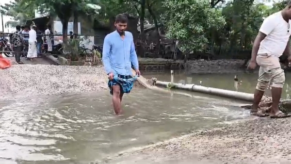 সেতু ভেঙে গেছে সেতু ভেঙে গেছে