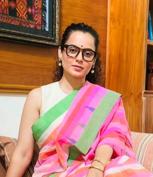 রামমন্দির ইস্যুতে দ্বিচারিতার অভিযোগ কংগ্রেসের বিরুদ্ধে, সরব কঙ্গনা রানাওয়াত রামমন্দির ইস্যুতে দ্বিচারিতার অভিযোগ কংগ্রেসের বিরুদ্ধে, সরব কঙ্গনা রানাওয়াত