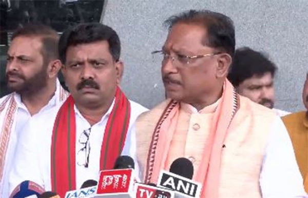 কুলগামে জঙ্গি হামলায় নিহত দুই শ্রমিকের পরিবারকে আর্থিক সহায়তার ঘোষণা