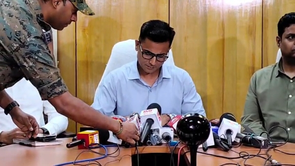 সাংবাদিক বৈঠক
