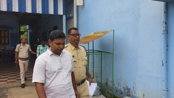 গ্রেপ্তার তৃণমূলের শিক্ষক নেতা ইন্দ্রজিৎ ঘোষ