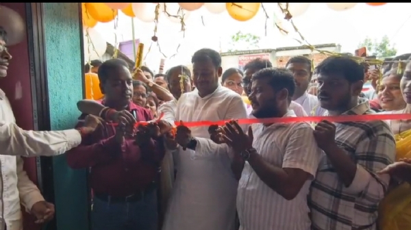 কার্যালয়ের উদ্বোধন করছেন বিধায়ক সুশান্ত ঘোষ