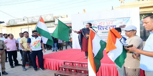 জয়সলমেরে বর্ণাঢ্য তিরঙ্গা মিছিল
