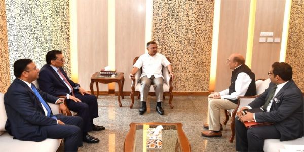 তারেক রহমানের সঙ্গে বৈঠক দীনেশের, দ্বিপাক্ষিক সম্পর্কে জোর