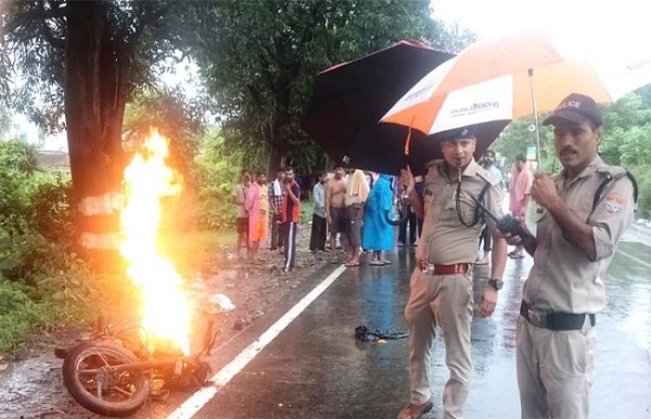 হরিদ্বারে বাইকে আগুন, পুলিশের তৎপরতায় বড় দুর্ঘটনা এড়াল
