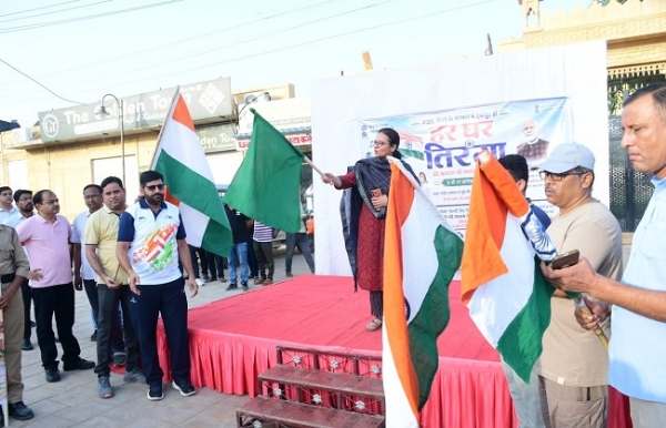 জয়সলমেরে বর্ণাঢ্য তিরঙ্গা মিছিল