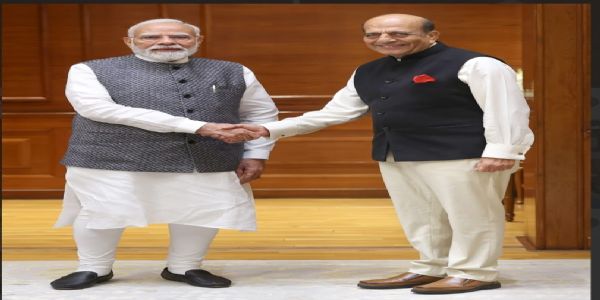 দিল্লিতে প্রধানমন্ত্রীর সঙ্গে সাক্ষাৎ দীনেশ ত্রিবেদীর