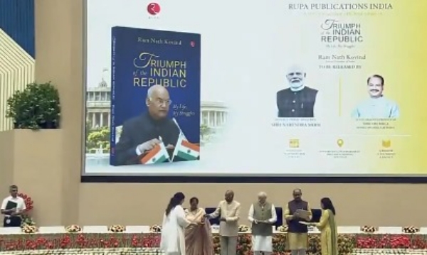 প্রাক্তন রাষ্ট্রপতি রামনাথ কোবিন্দের আত্মজীবনী প্রকাশ প্রধানমন্ত্রীর