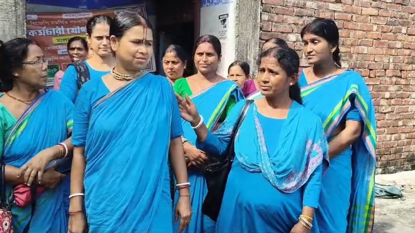 আঙ্গণয়ারি কর্মী বিক্ষোভ