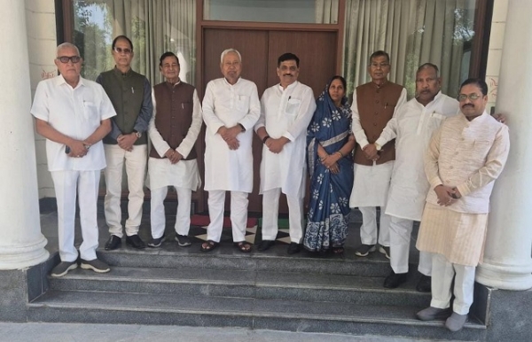 দিল্লিতে নীতীশ কুমারের সঙ্গে সাক্ষাৎ জেডিইউ সাংসদদের