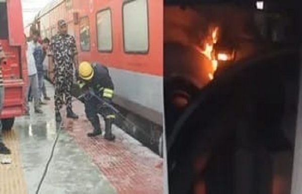 কোসি এক্সপ্রেসের এসি কামরায় ধোঁয়া, আতঙ্ক যাত্রীদের মধ্যে