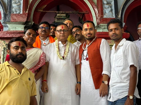 তারকনাথ মন্দিরে অমিতাভ চক্রবর্তী