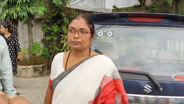 নির্মল ঘোষের মেয়ে