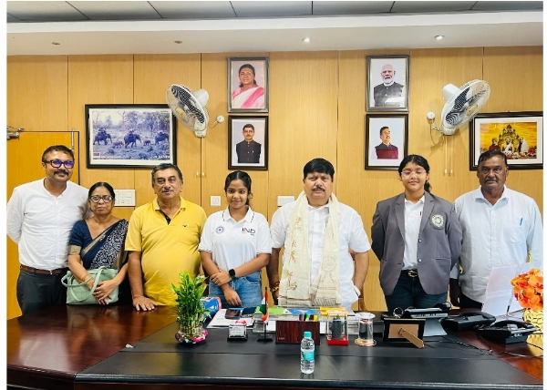 দুই সোনাজয়ীকে সংবর্ধনা দিলেন মন্ত্রী অর্জুন সিংয়ের